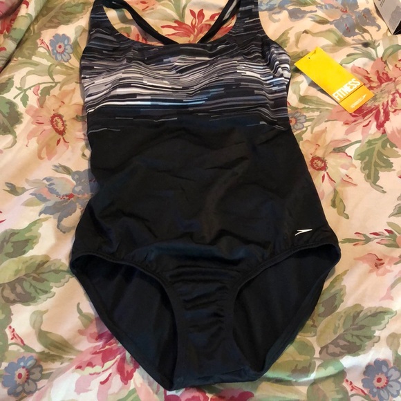 Speedo FITNESS Size 10 Ladies Classic Speedo High ScoopNeck Muted Graphic $89NEW - Picture 7 of 11